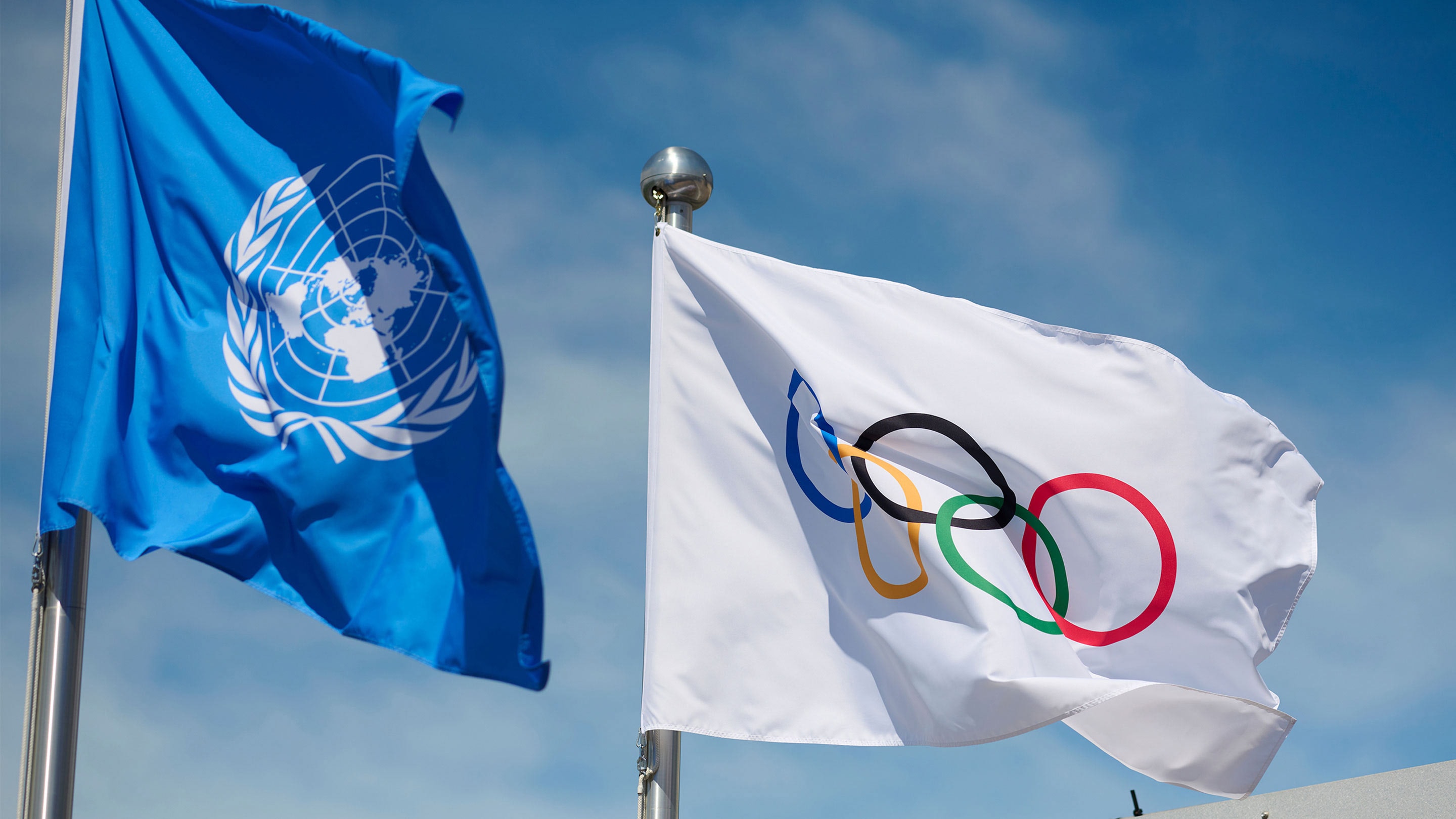 Наш голос о необходимости сохранения единства спорта услышан и в ООН. Генеральная Ассамблея ООН выступила против политизации спорта и дискриминации атлетов. 