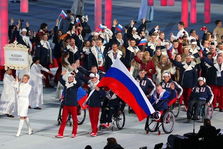 Блокада российского и белорусского спорта разрушена. Российские и белорусские паралимпийцы будут выступать на Олимпийских играх с национальными флагами и гимнами своих стран.